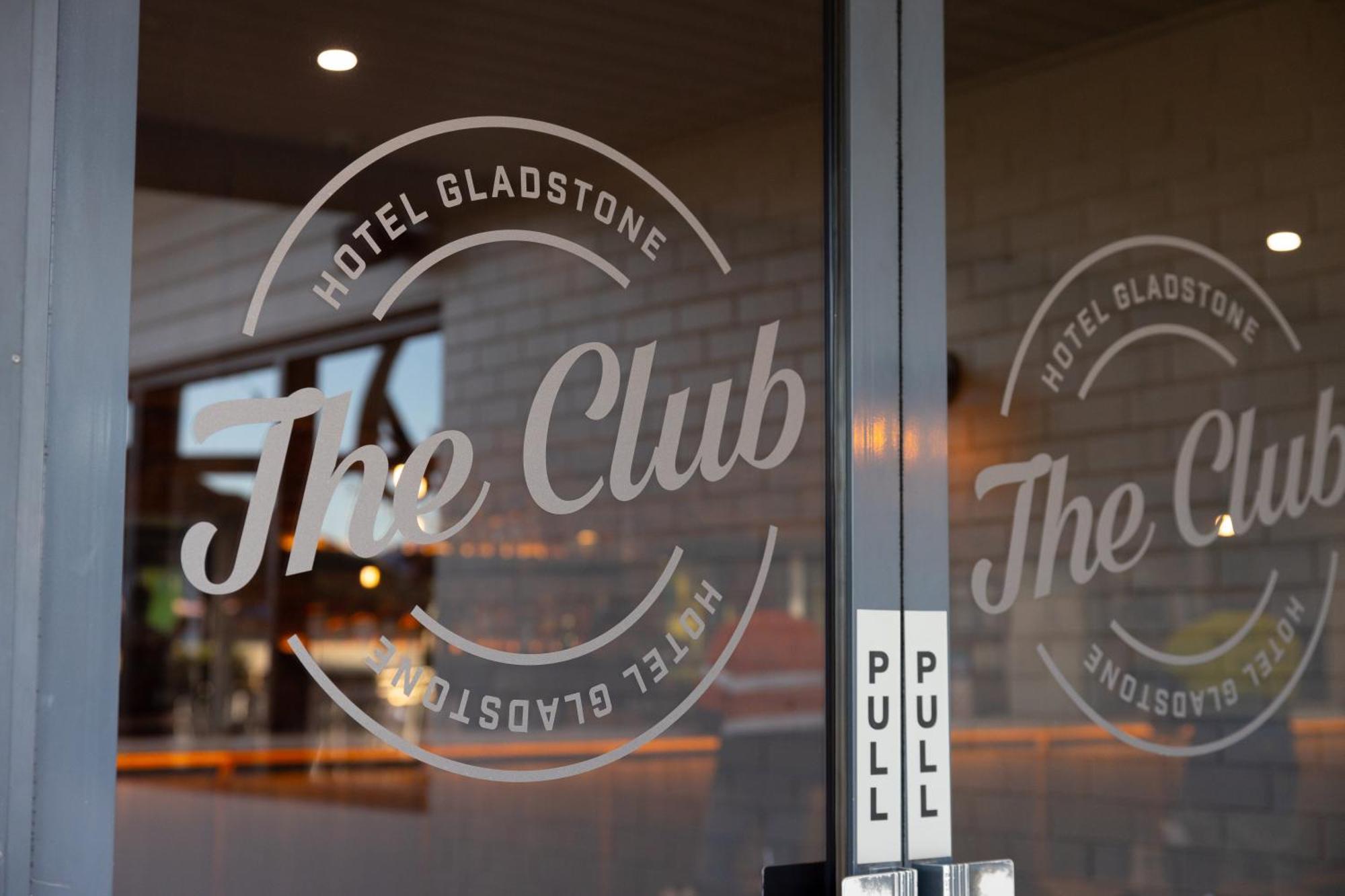 The Club Hotel Gladstone Exterior photo