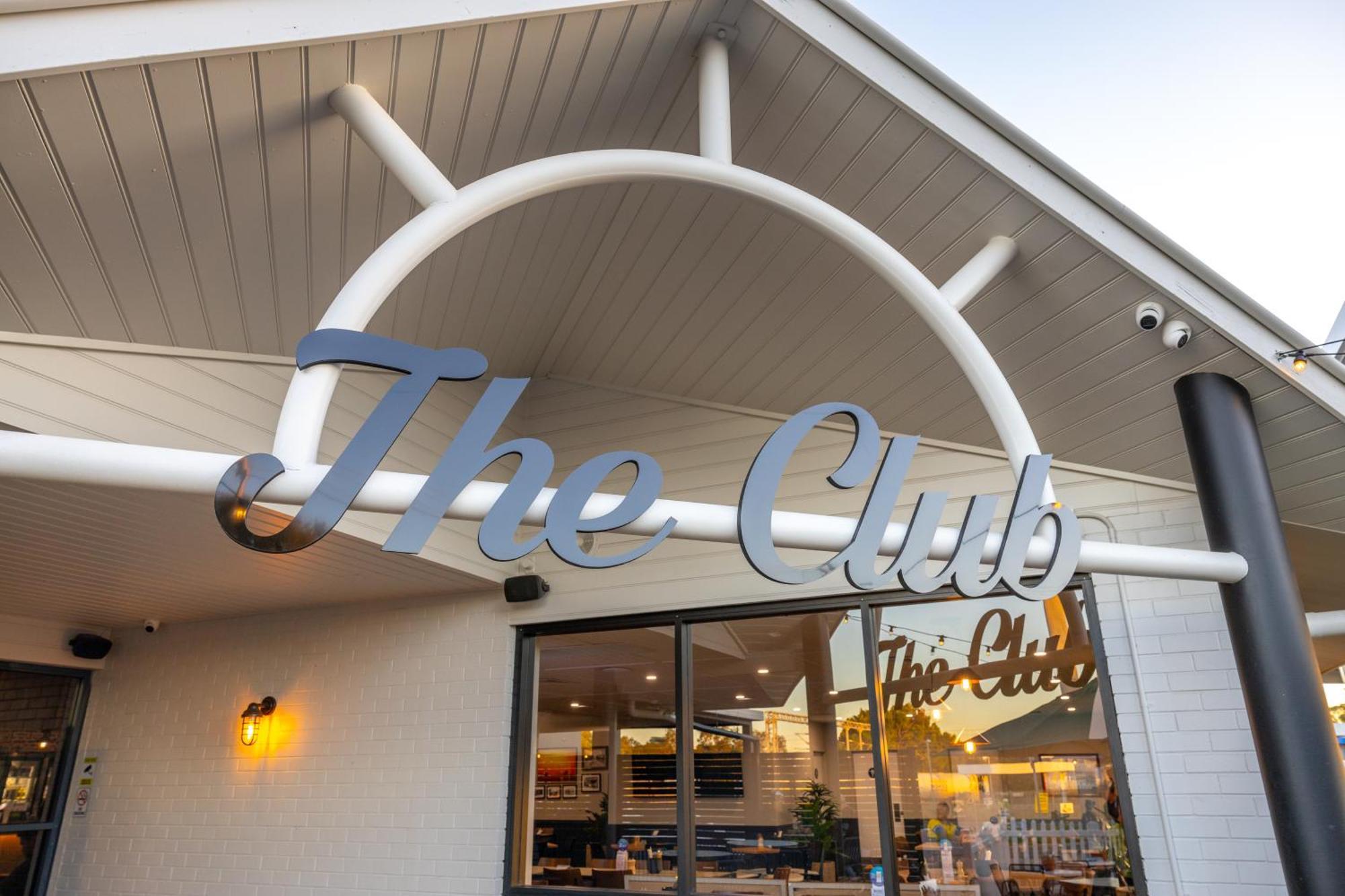 The Club Hotel Gladstone Exterior photo